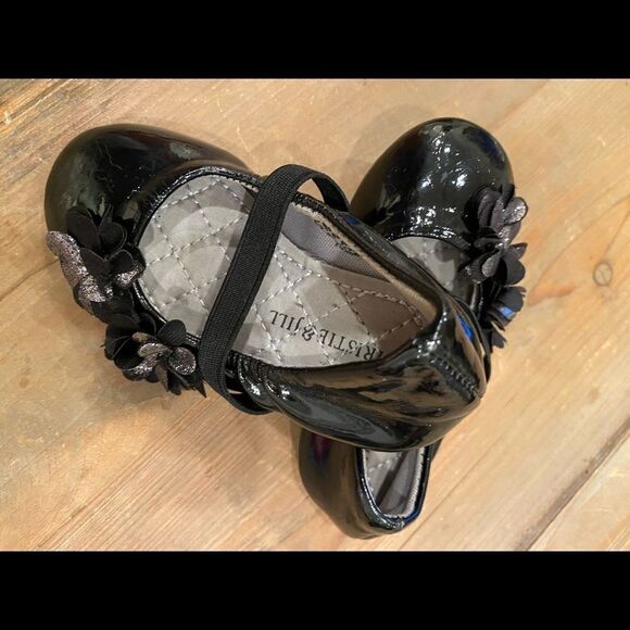 Christie and Jill Dress Shoe Shiny Black Patent Leather Floral Jeweled Size 5 - Picture 5 of 11